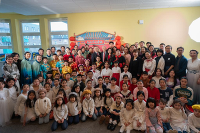 情暖新春，心系華教——駐漢堡總領(lǐng)事叢武春節(jié)走訪領(lǐng)區(qū)中文學(xué)校